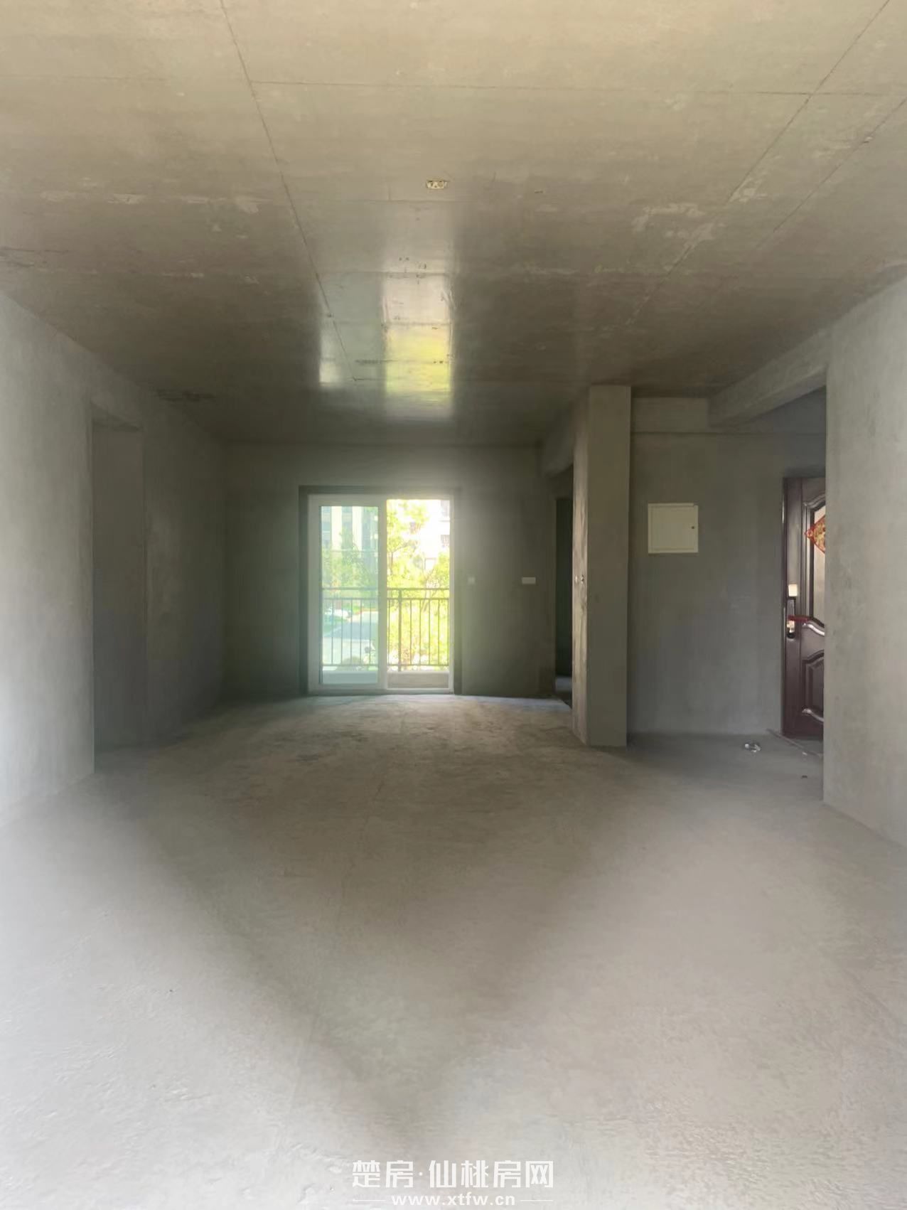 碧桂园毛坯五房，户型方正，采光好，诚心出售