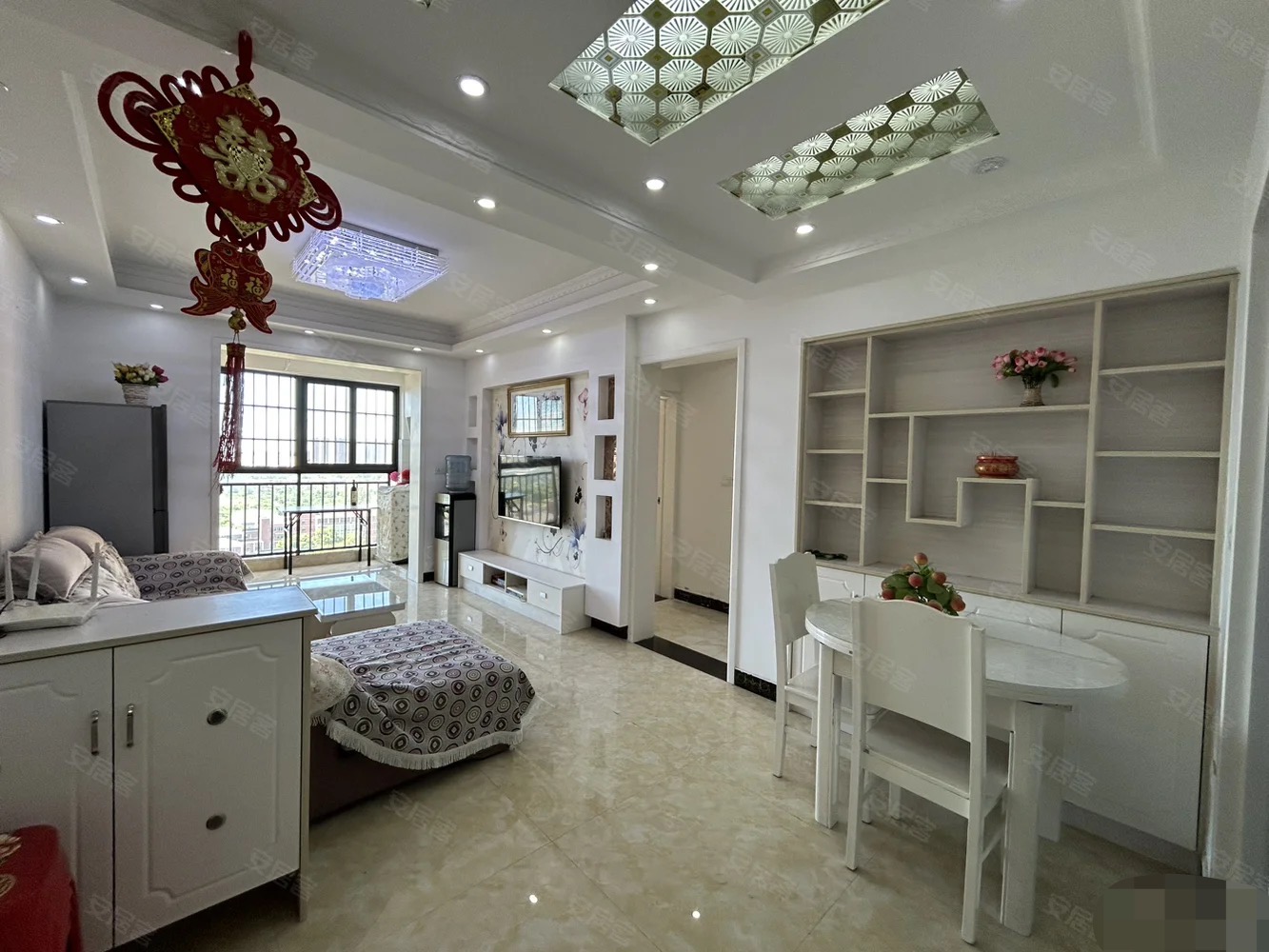 121，翰林公馆 仙桃一中对面，中间楼层，精装两房， 家具家电齐全 满五,