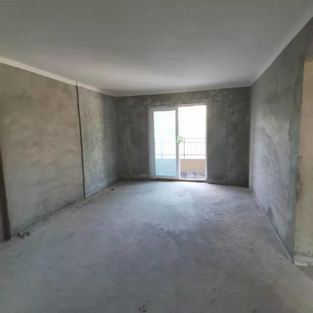 森林国际毛坯4房周边商圈齐全看房方便