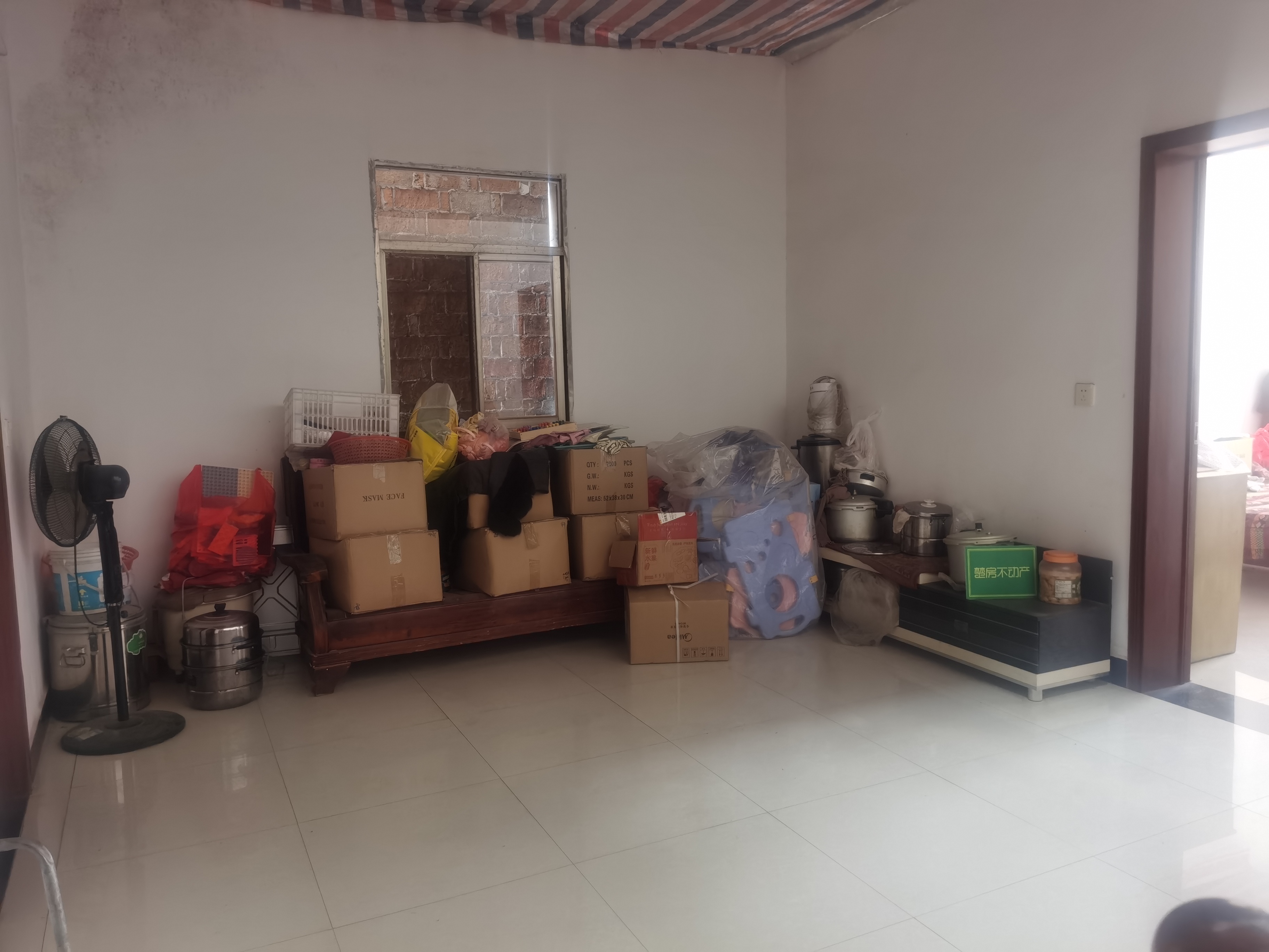 一中黄荆私房两间三层有房产证土地证