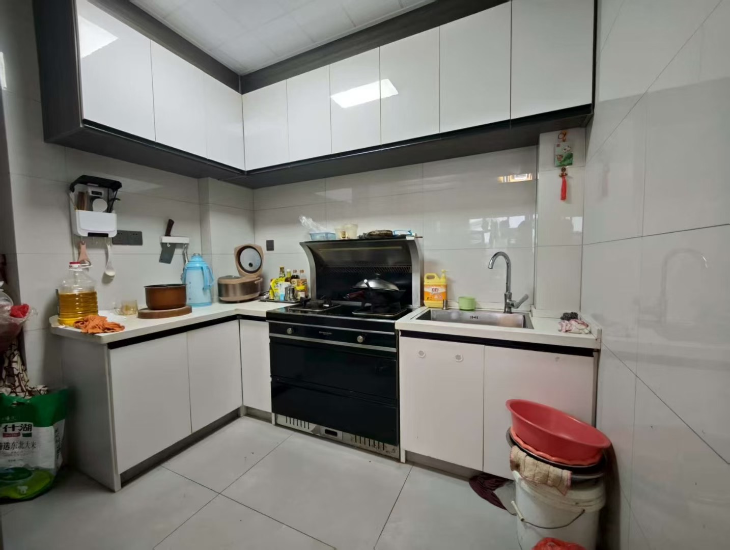 城南，吾悦对面，精装三房，好楼层10楼，成色新，单价4100，证满二