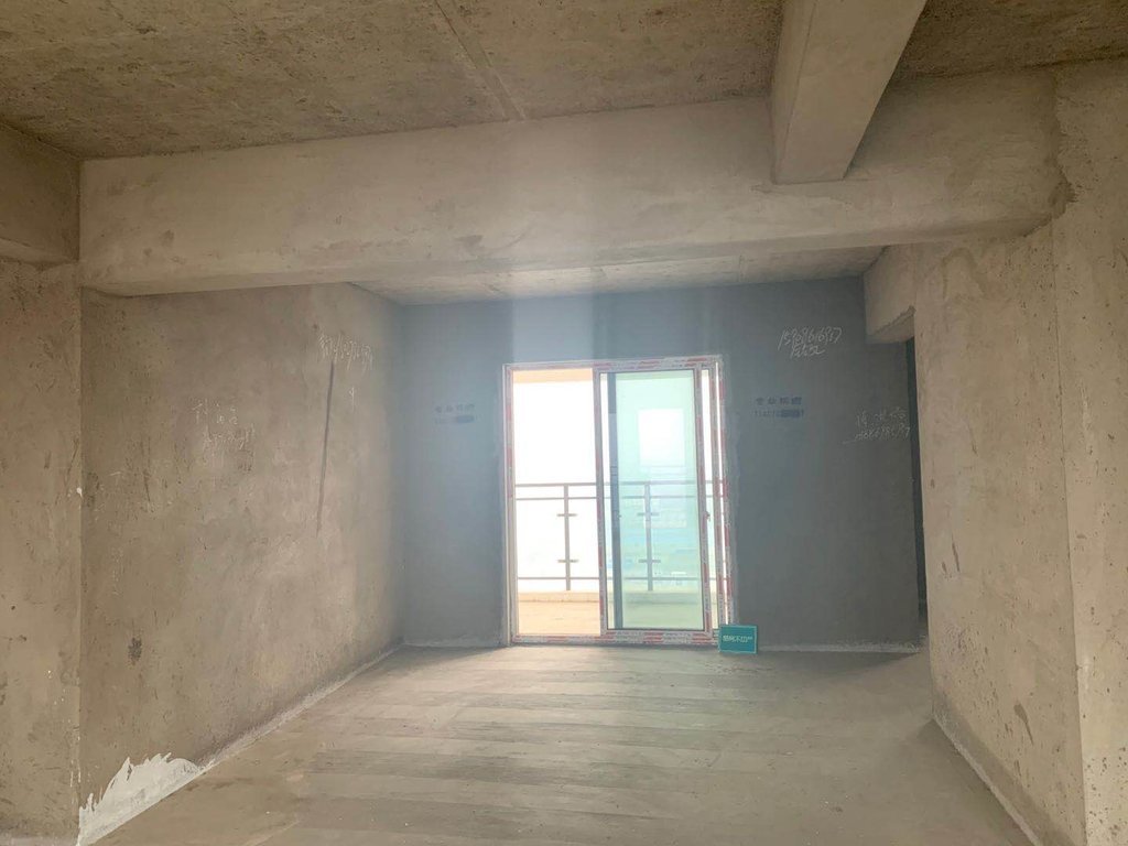 银湖城一中旁建材市场对面大三房南北通透房东诚意出售看房方便