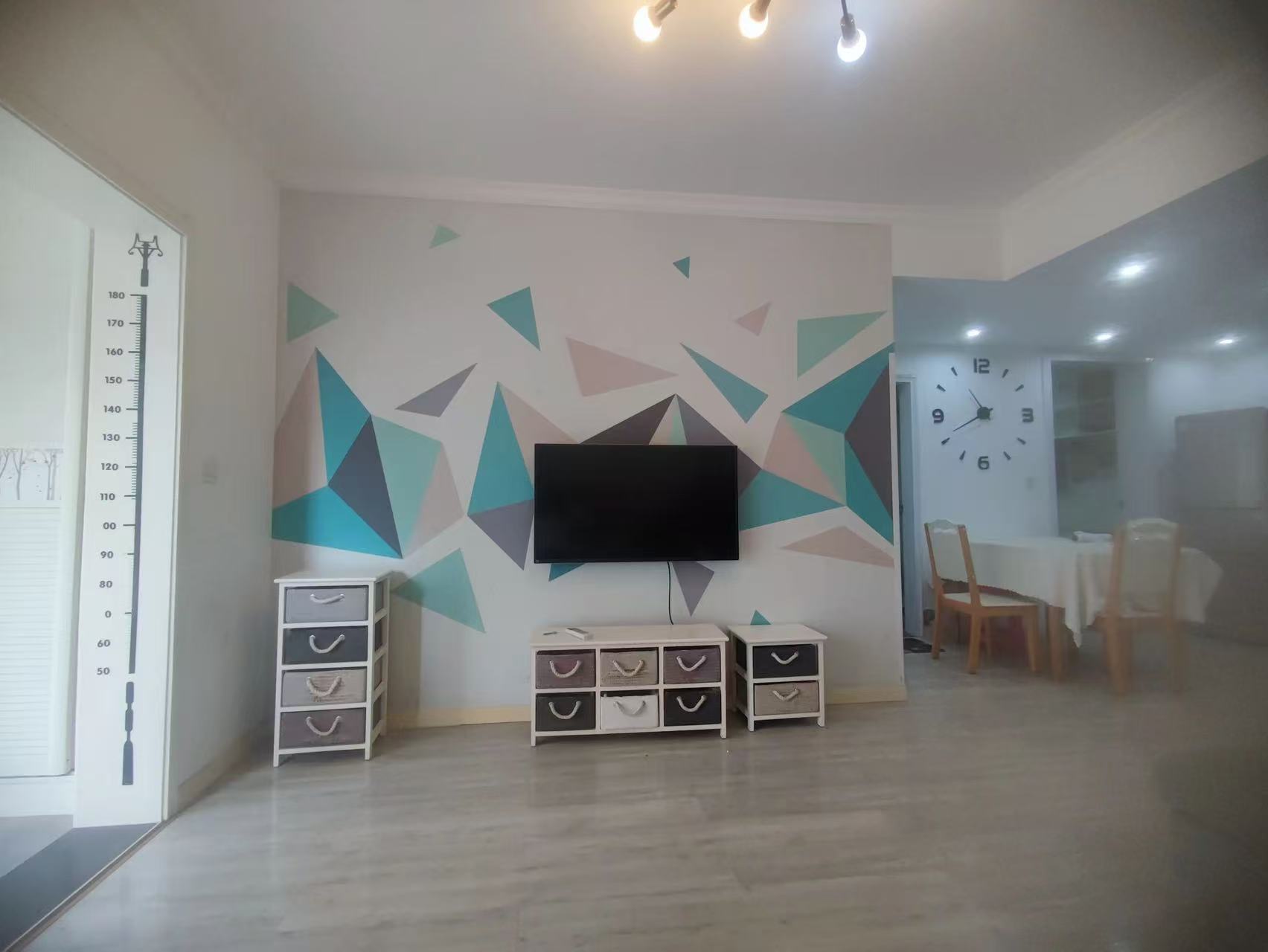 城西，满庭春，精装大两房，电梯好楼层，证满二，诚心出售