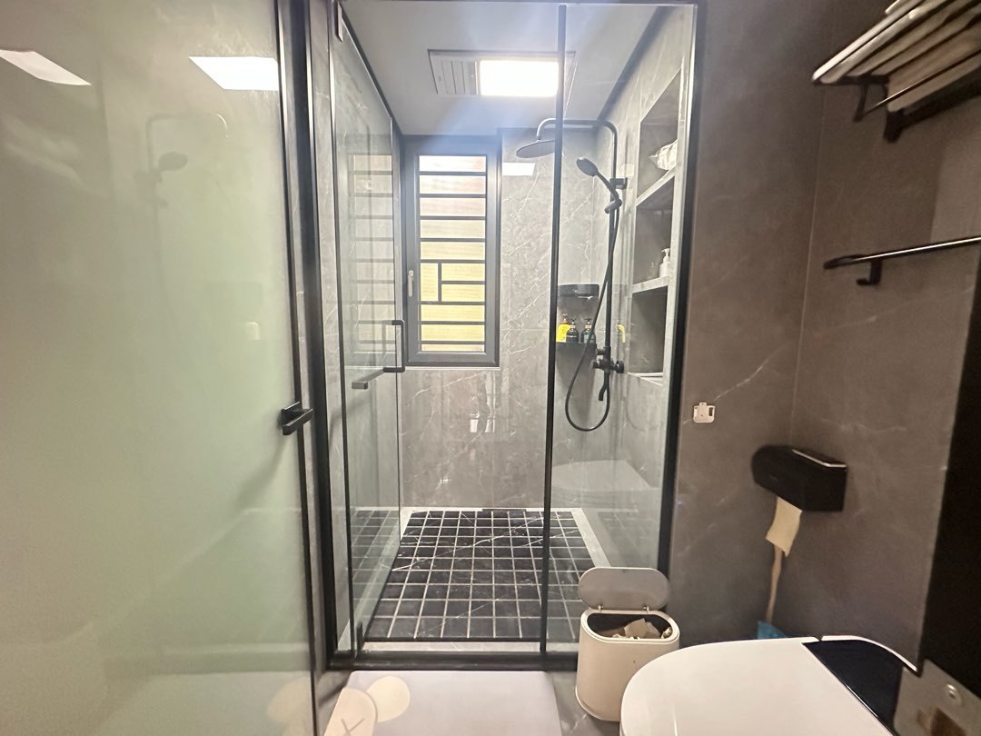 捡漏，带的大院子，装修新，全屋品牌，45万拿下，证满二，亏本