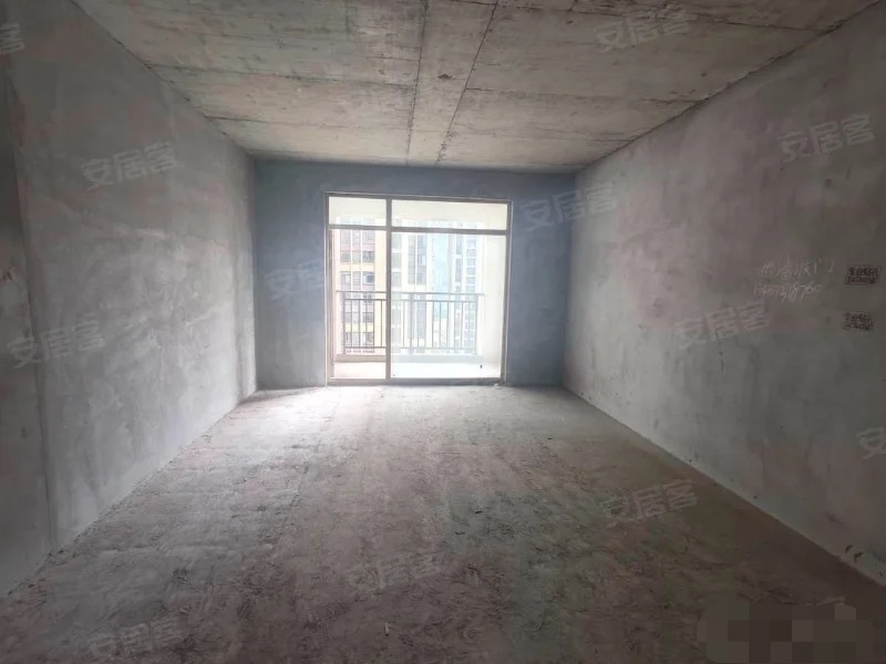 诚心出售，城南，蓝天新城边户，中间楼层，带车位，证件满二