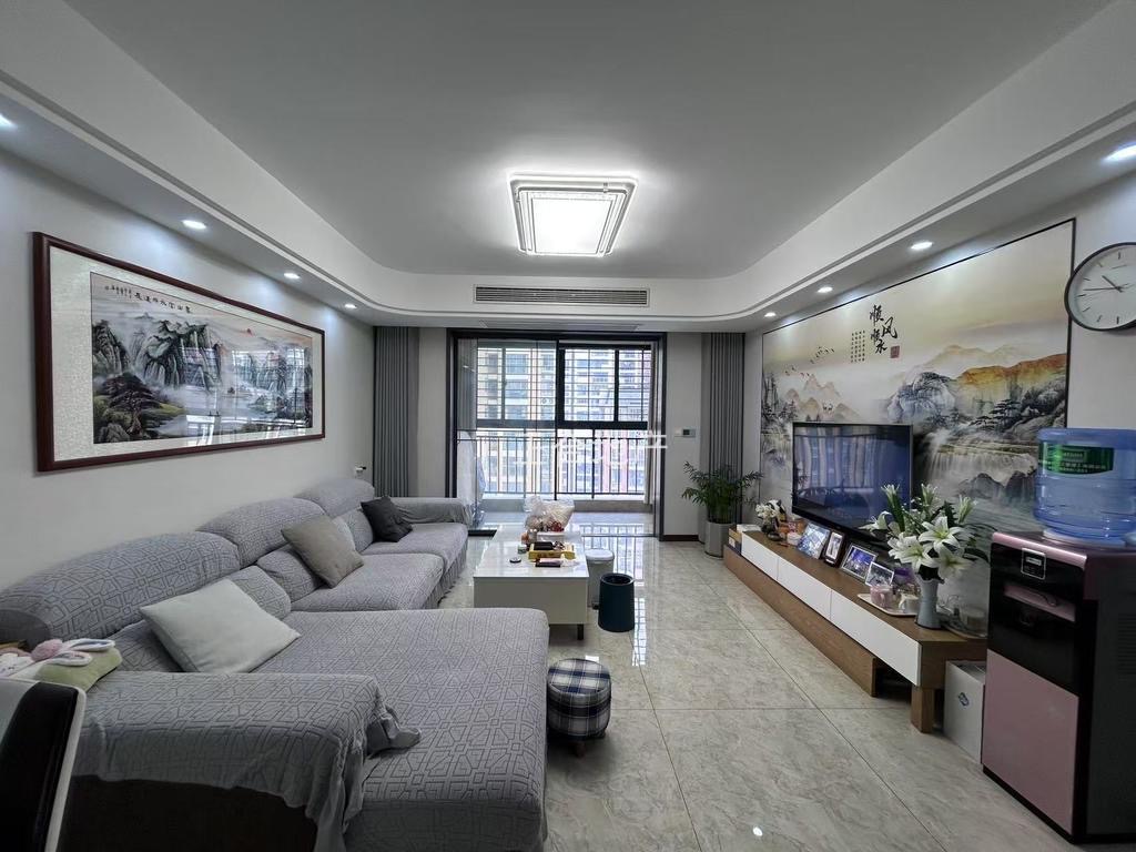 城南，亏本出售，新街，精装三房，成色新，电梯好楼层，证满二