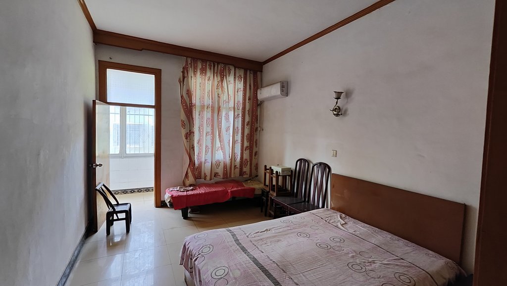 交通路实小仙源旁老检察院宿步梯三楼精装三房有院子能停车无物业管理费拎包即住