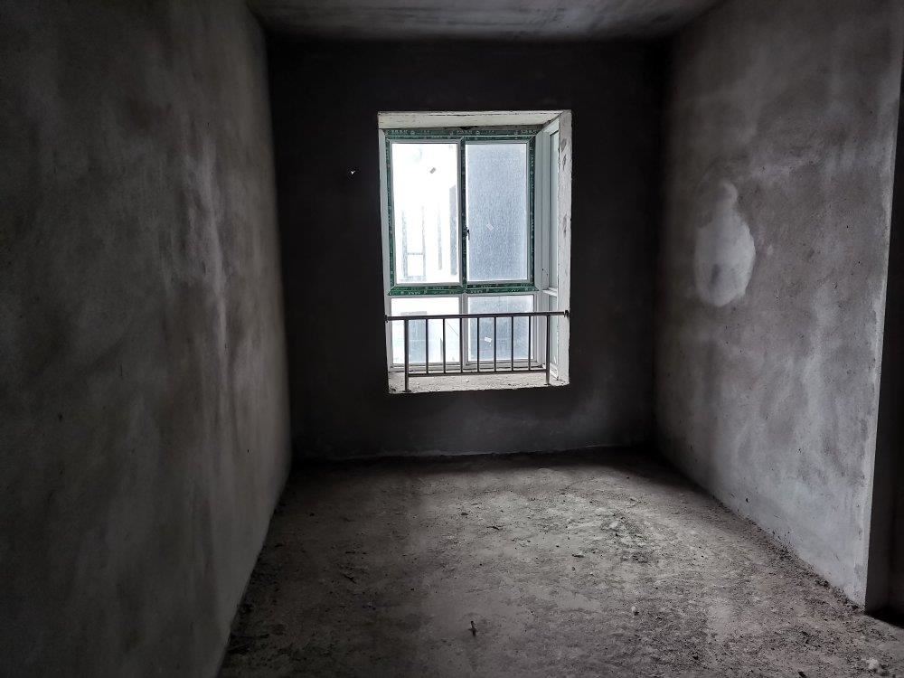 城南单价4400元尹台公馆毛坯三房电梯中间楼层位置好