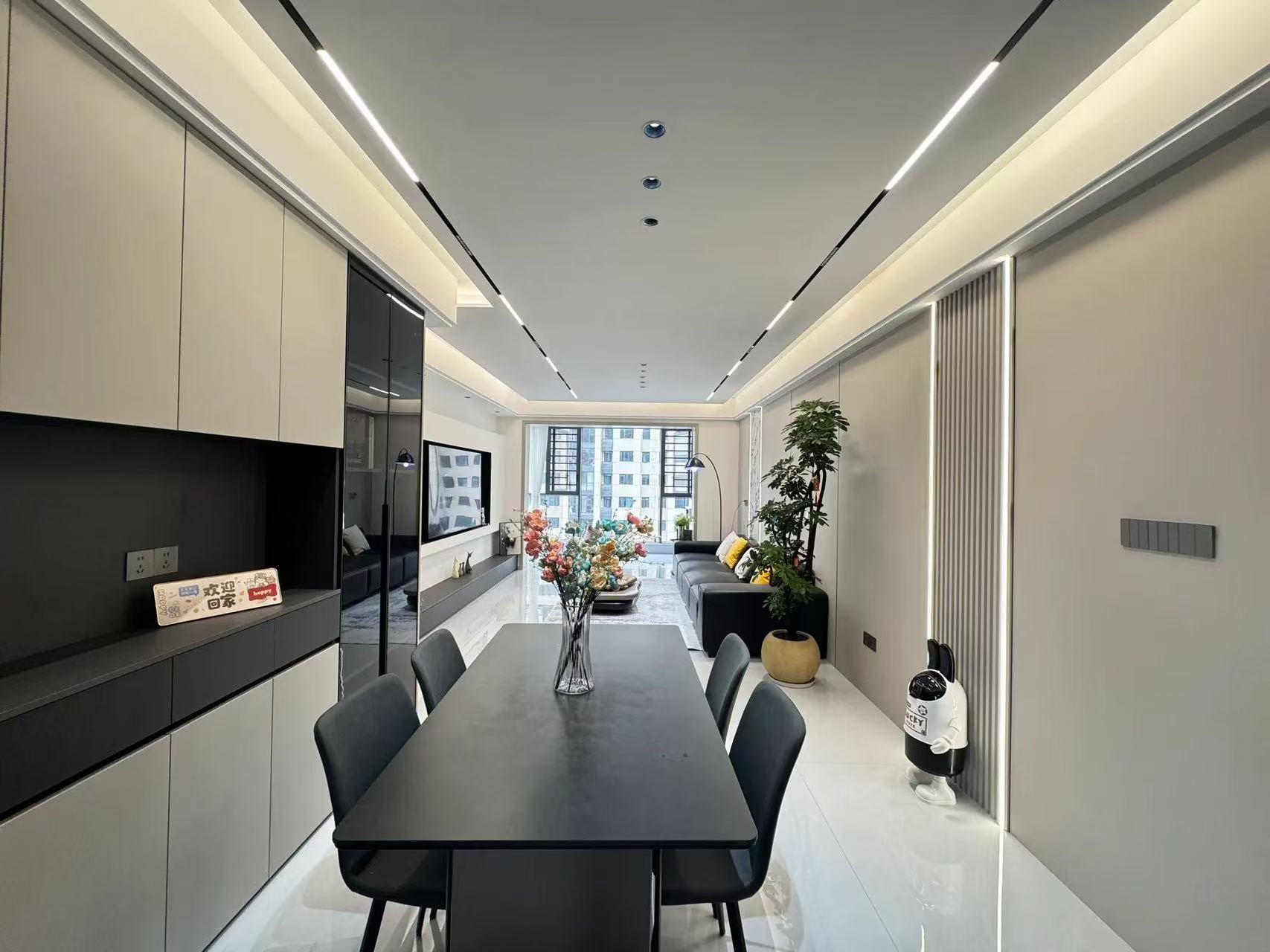 沔阳公园，吾悦广场旁，金台花园，精装三房。朝阳三中小，证满二