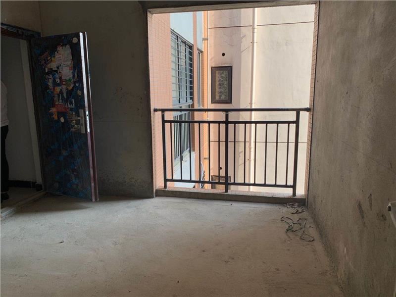 城西鸿昇现代城144平大四房送超大入户花园证满两年过户费低