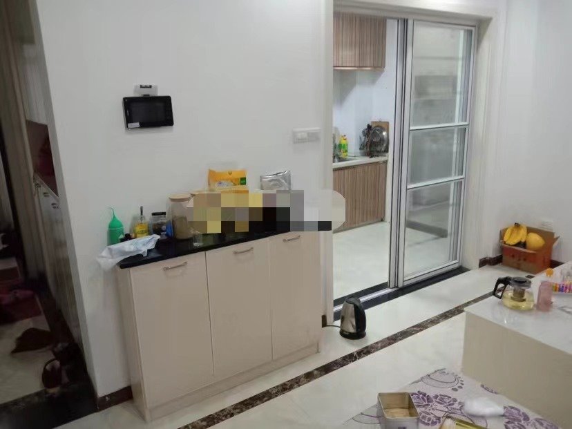 福星城比毛坯还便宜的房子！单价4400多,精装三房，房东诚心出售，证满二