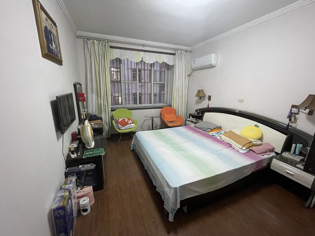 德美花苑西桥附近三房两卫好楼层 菜场很近生活便利