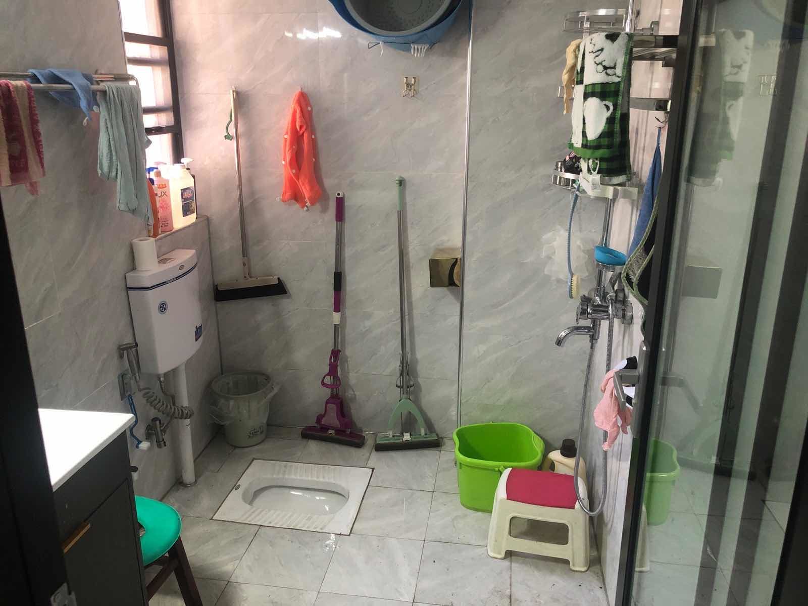 城南，新城一号五期洋房，复式楼，1楼带超大院子➕4个停车位，证满二