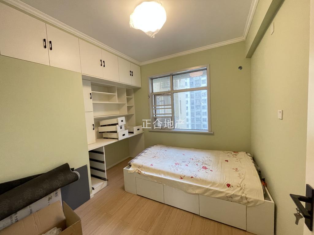 城南，领秀城，精装三房两卫，人车分流小区，好楼层，成色新，证满二