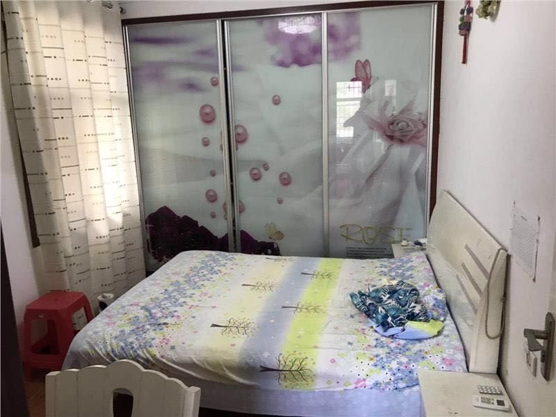 城东四中旁三房，全新装修，步梯好楼层