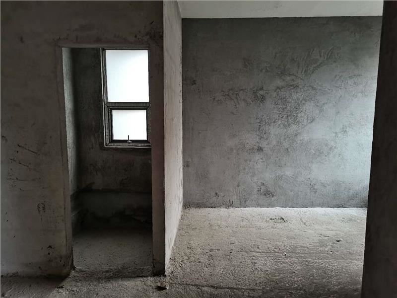 元泰未来城房东忍痛甩卖户型方正小区环境优雅诚意出售！