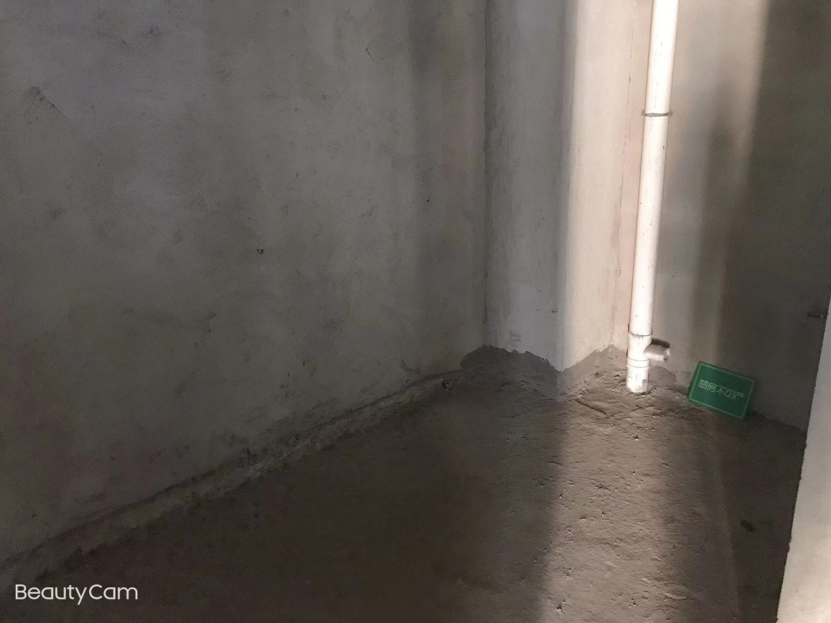 颐和公馆复式大露台上下两层看房方便证在手满二看房方便