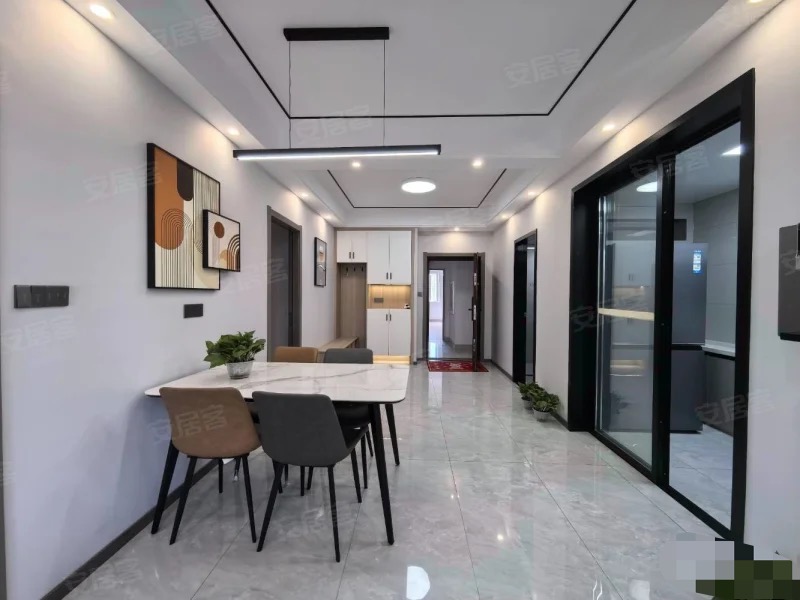 城南，南国明珠，电梯10楼，精装三房二卫，证满二年，捡漏