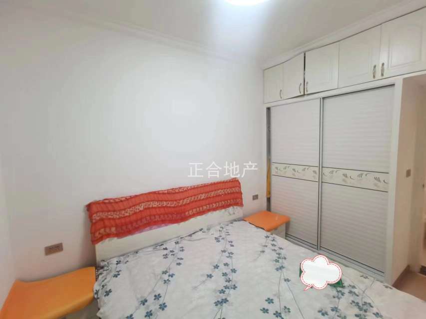 业主诚心出售，天诚缘，精装三房，成色新。拎包即可