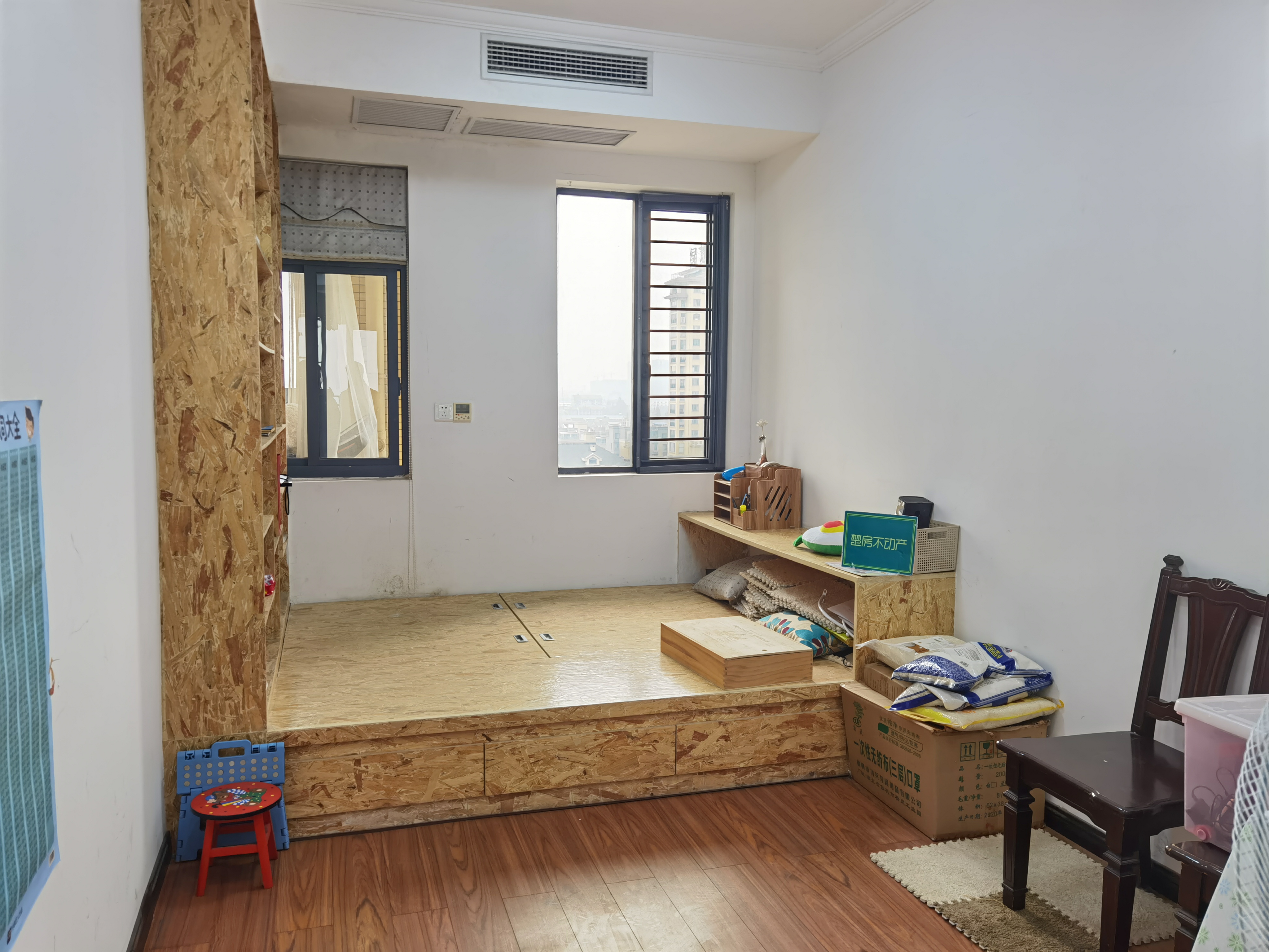 绿地华庭电梯复式 赠送面积多精装大5房诚意出售