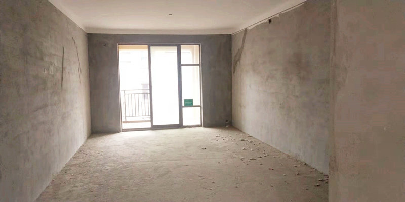 绿地香格里拉电梯小高层洋房毛坯大四房南北通透很合适宜居环境好