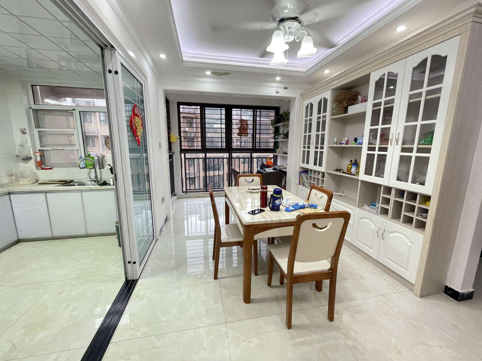 沔阳公馆精装步梯三房拎包入住