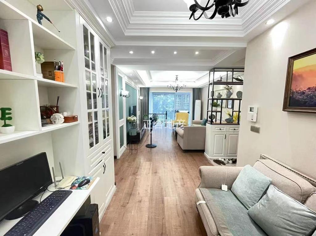 亏本出售，绿地华庭锦城，送40平入户花园，精装三房，证满二