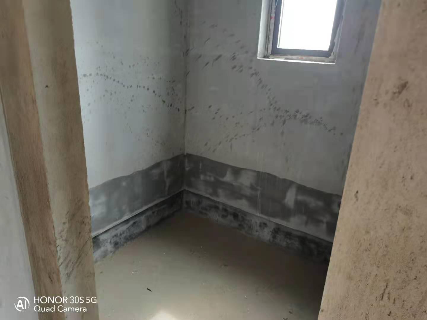 环球 广场二室二厅二阳台90平。