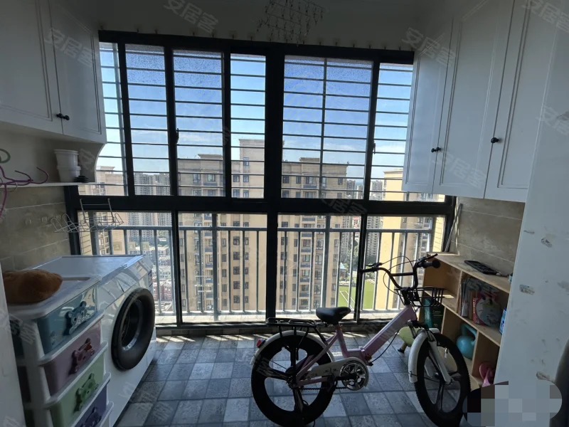 129，降价了！！！森林国际。精装大2房，装修只卖毛坯价家具家电齐全。老证