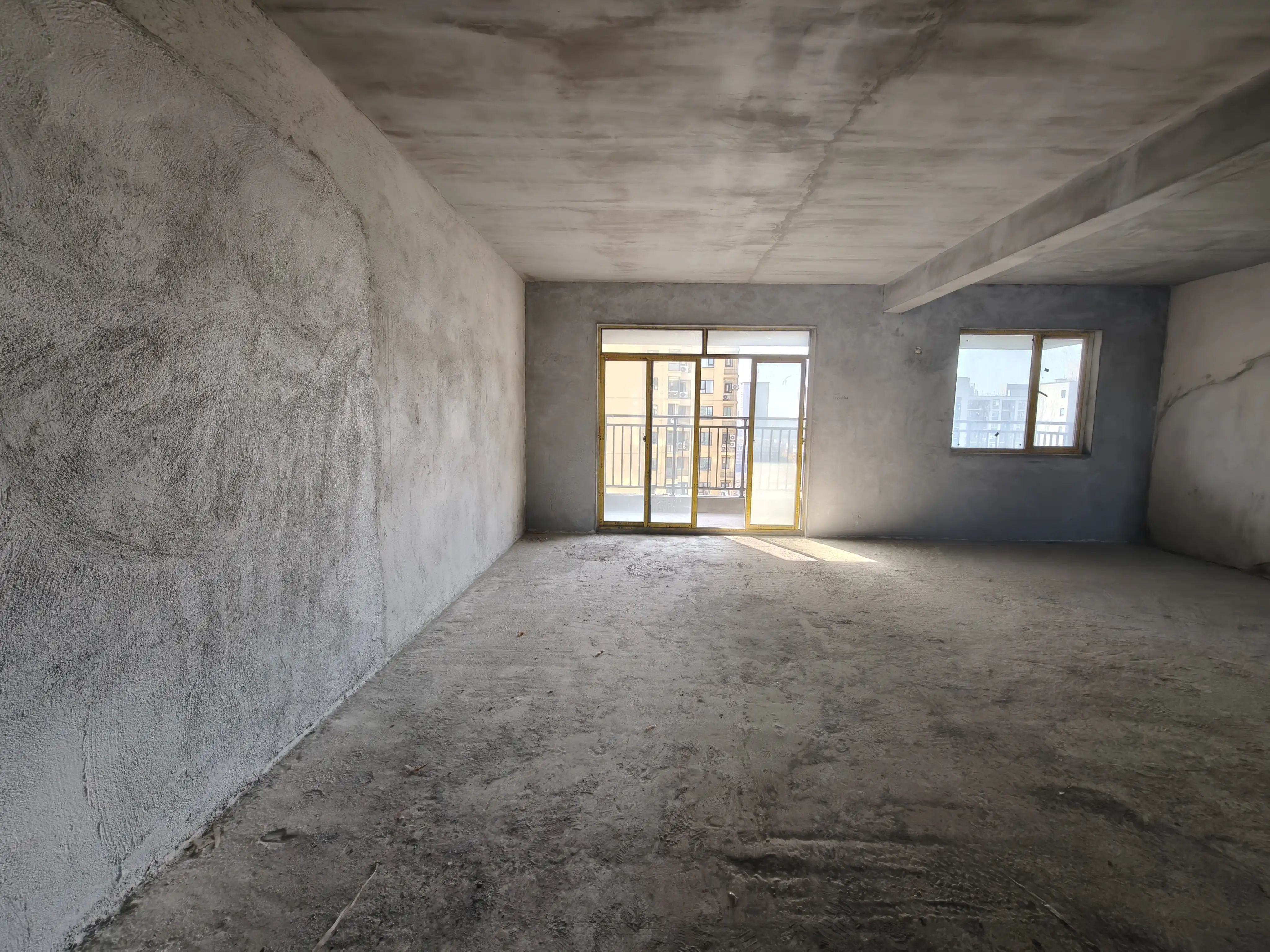 城南，新城名都，大户型边户，中间好楼层，满二，送车位