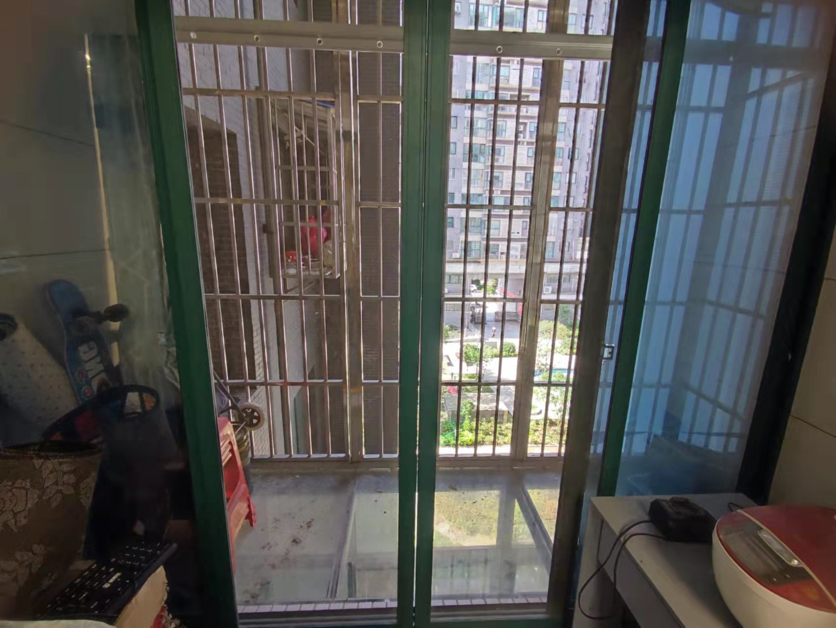 浅水湾精装修证满2年家具家电全部留下，价格可以谈