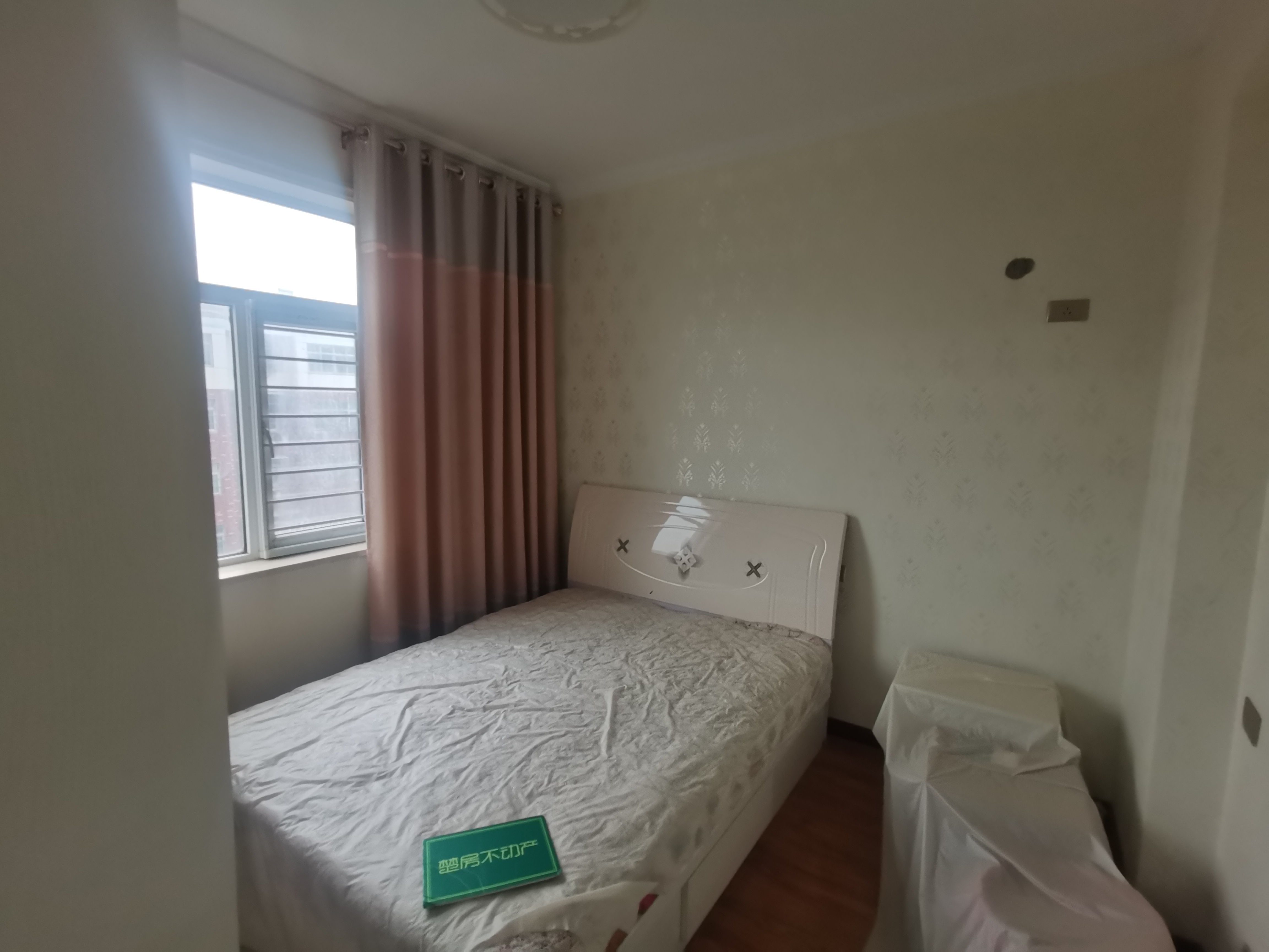 田园国际精装婚房业主急卖看房方便