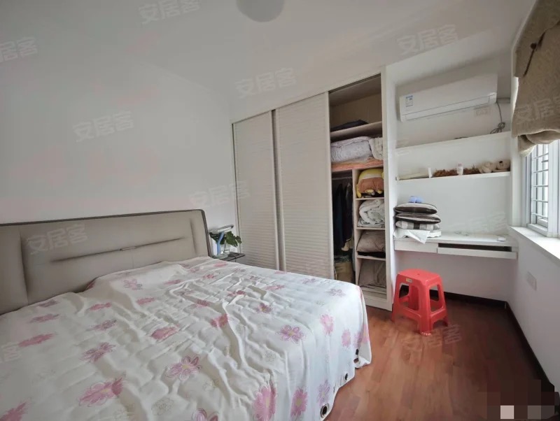 急售，阳光田园国际，精装三房，中间好楼层13楼，南北通透