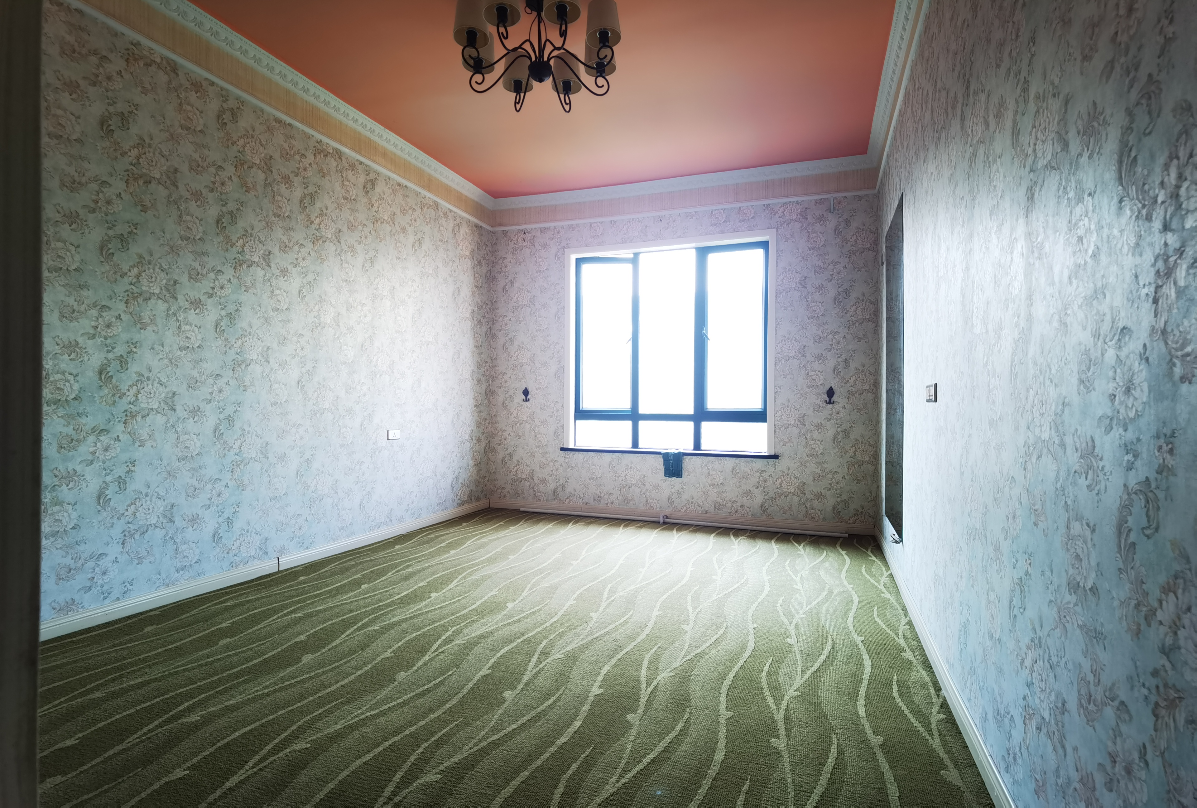 德政金园复式欧式风格家里的格局布置的很好拎包入住家里基本没怎么住实际面积180平左右