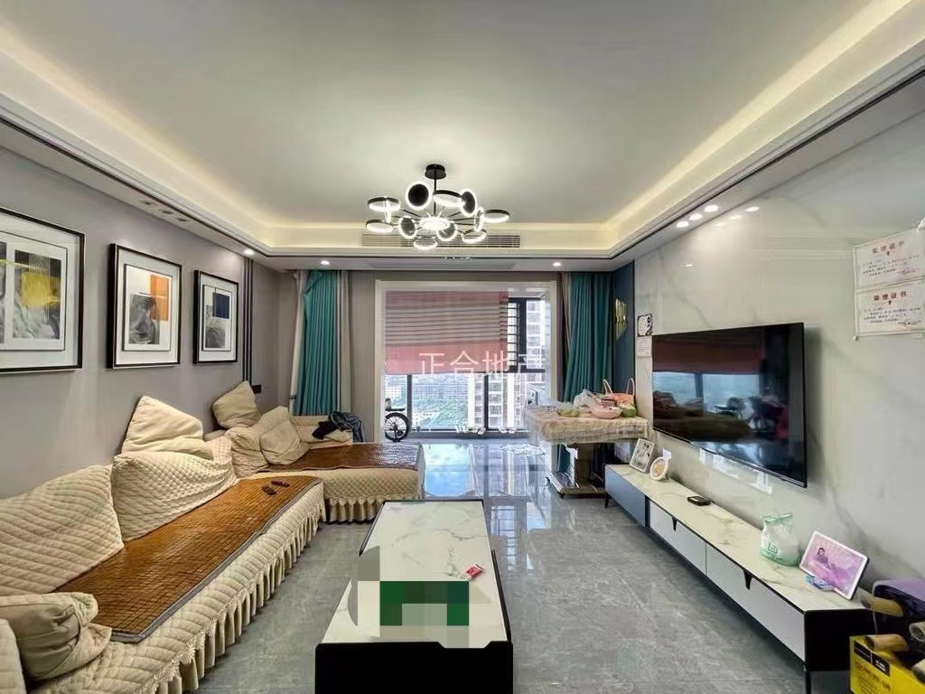 167，急售，森林国际，湖景房，双阳台，精装三房，9成新， 电梯中层，满二