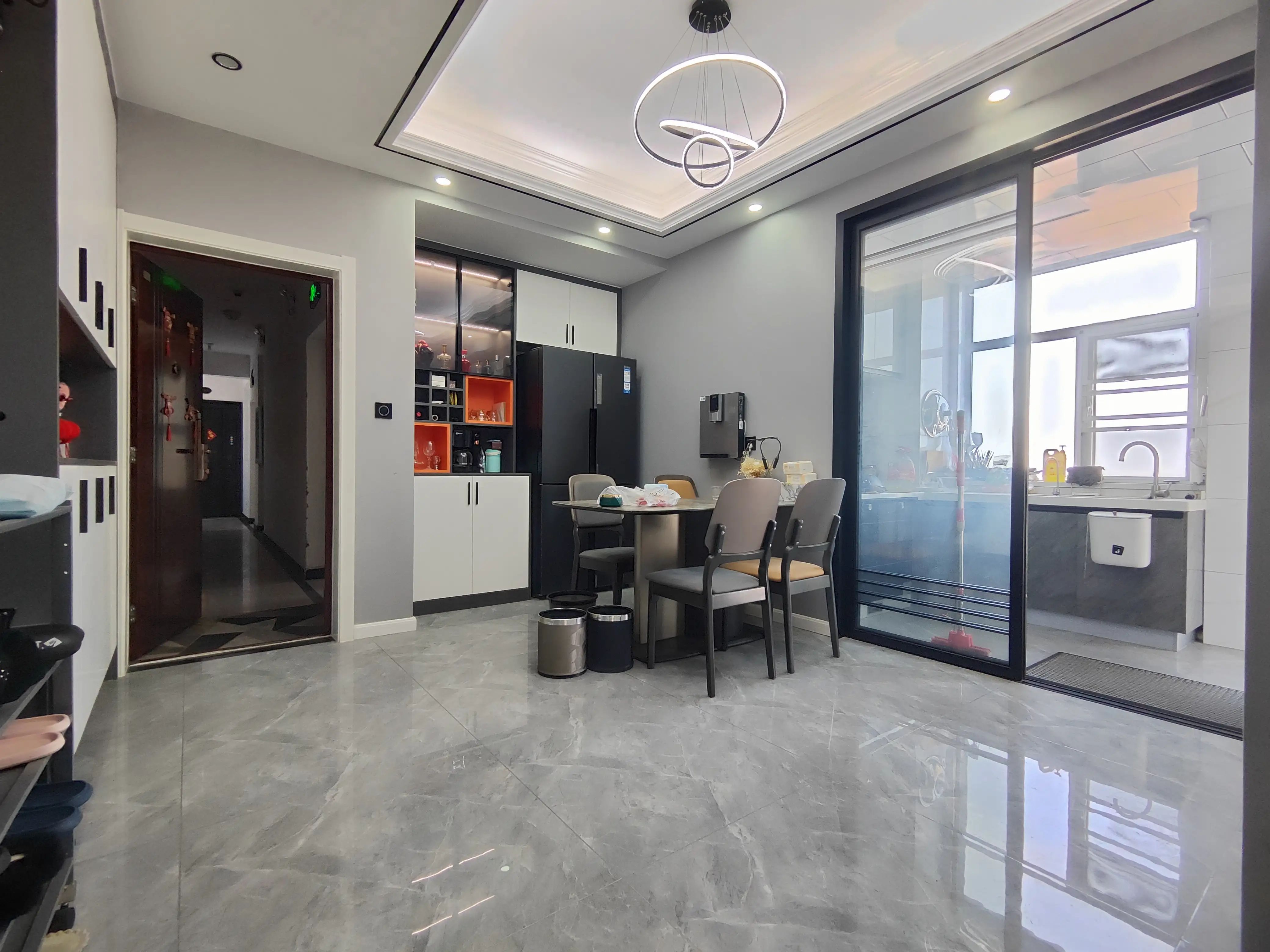 亏本出售，捡漏，时代天骄，精装三房，好楼层，全新装修，证满二