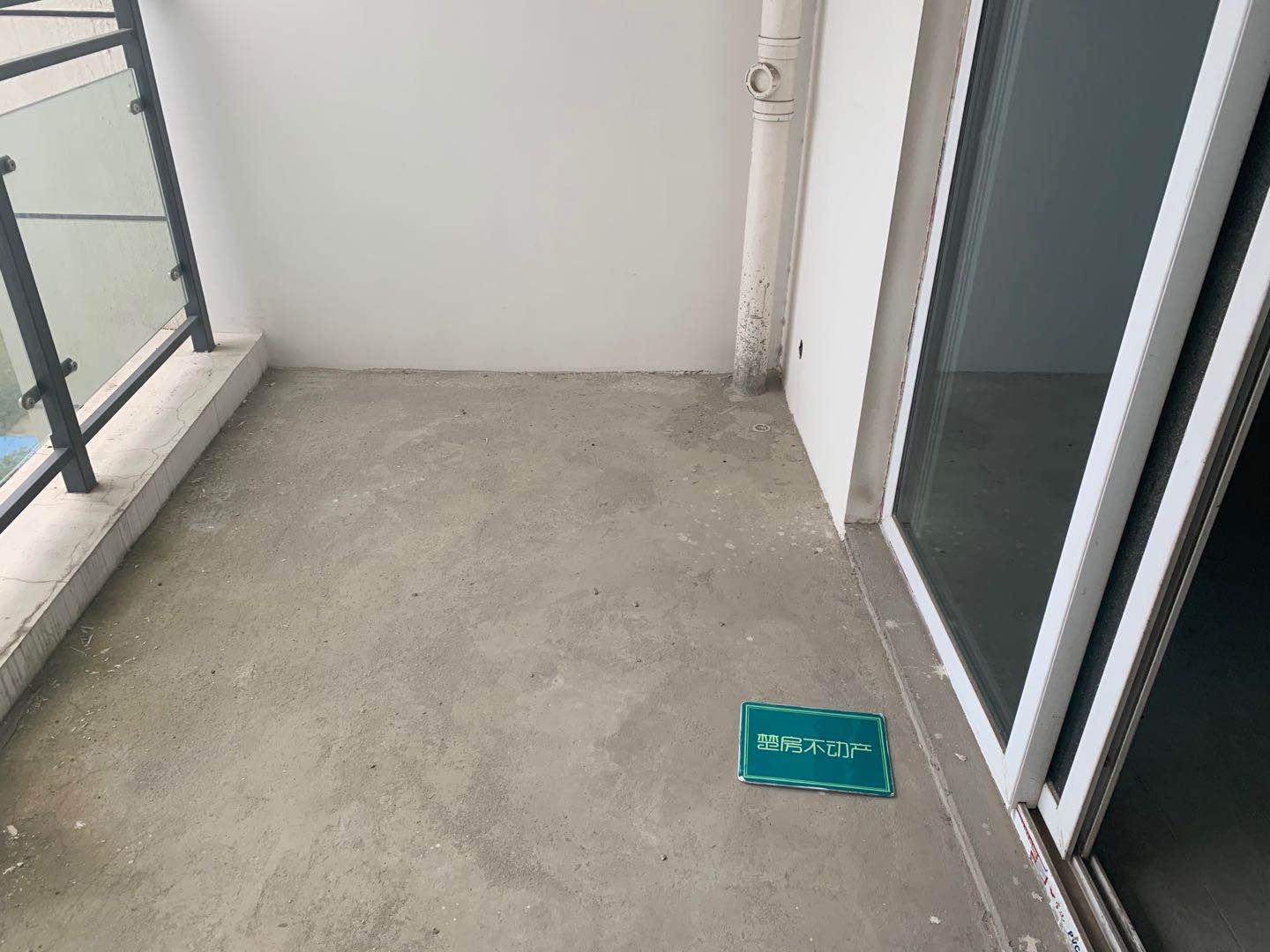 城东银湖城毛坯三房2卫看房方便户型方正