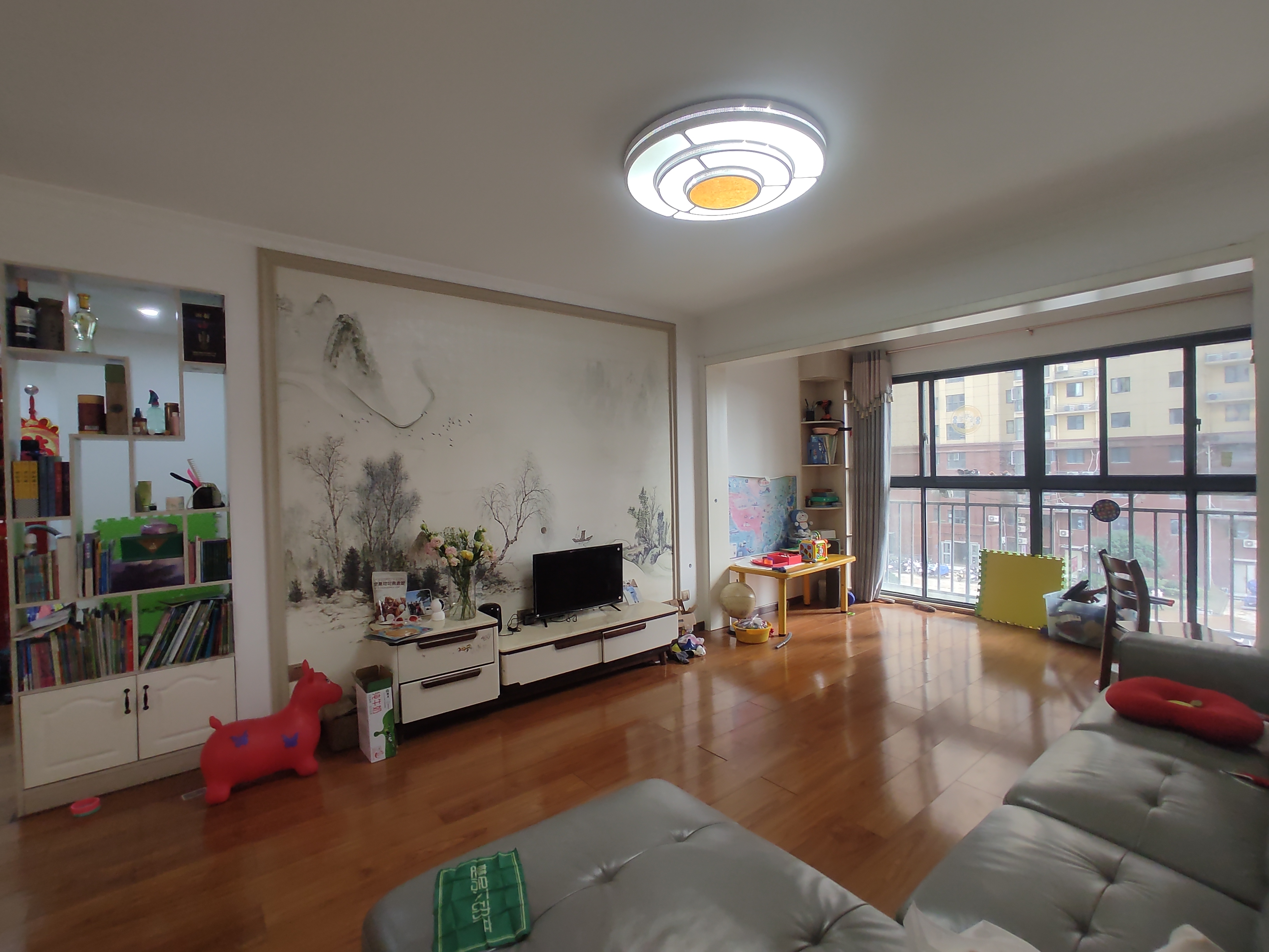 满庭春.精装三房南北通透.证件满二.看房方便