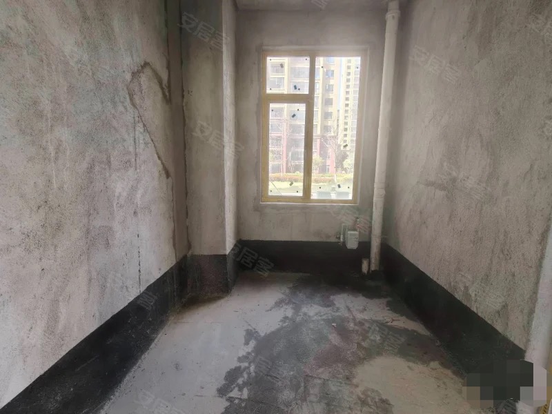 城南，新城名都，毛坯四房，单价不到5000，证满二，东边户