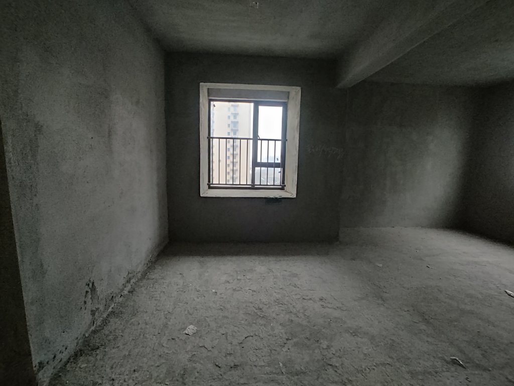 荣怀极地世家.毛坯四房.送路户花园.看房方便