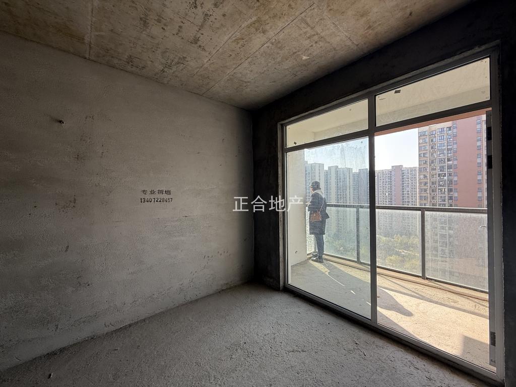 338，城南，蓝天白云，次新小区，毛坯3房2厅2卫，单价5700+，证满二，捡漏