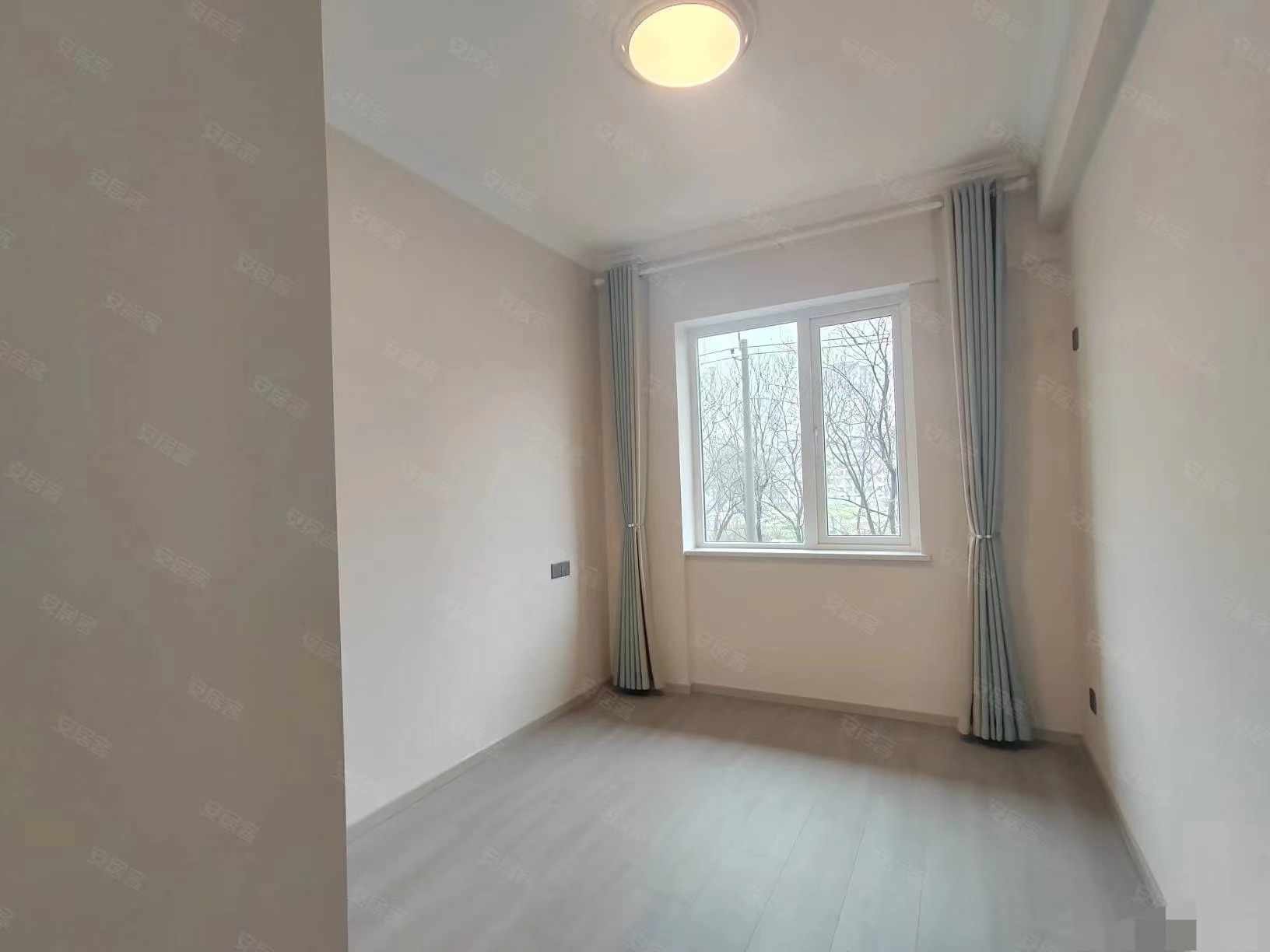 29，捡漏，森林国际，全新装修，精装三房，证件满二，户型采光好