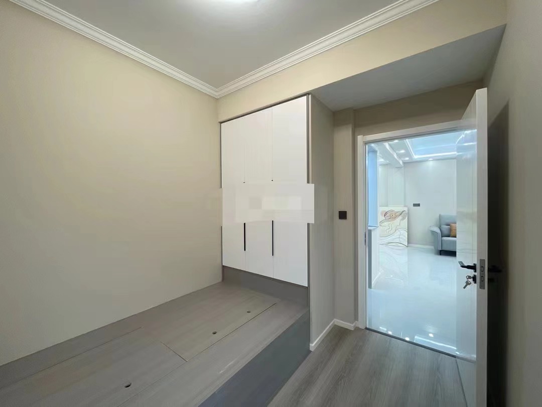 紫润尚城，精装大两房，成色新拎包入住，上仙桃xiao学、新三中，看中可谈