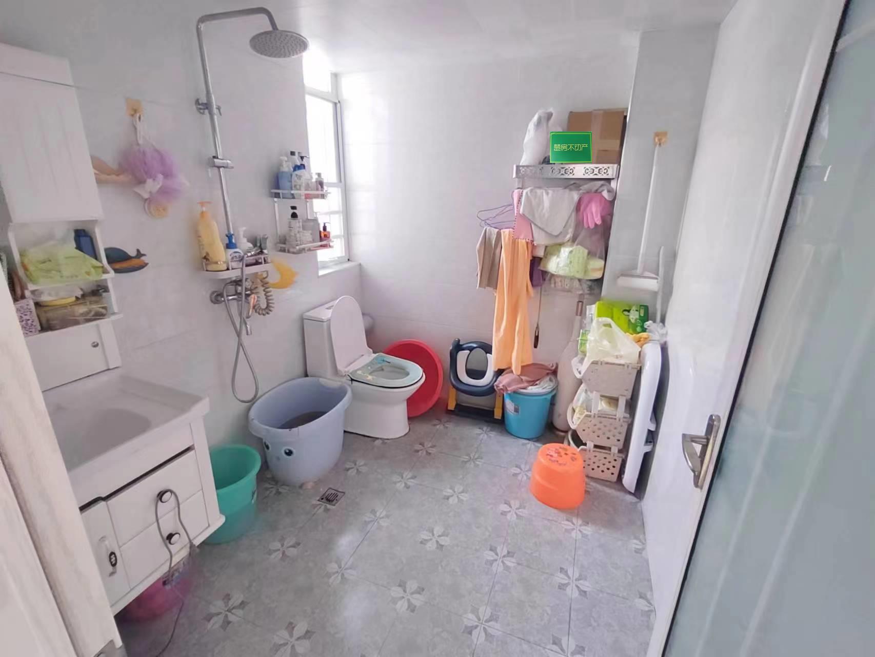 妇幼对面世纪雅园精装修中间好楼层家具家电全部留下税费炒鸡少