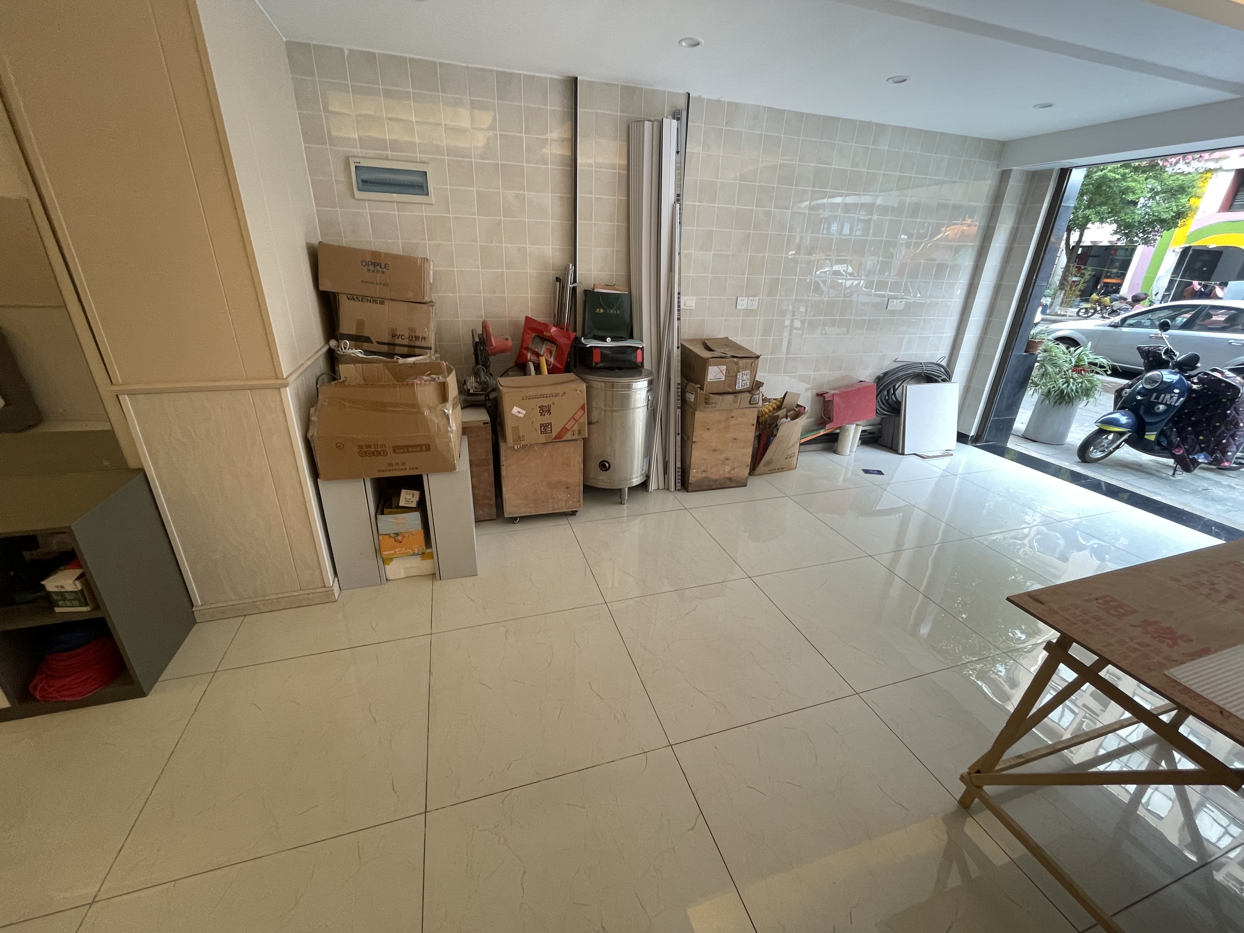 沔阳公馆商铺可自住带装修已经隔好两层