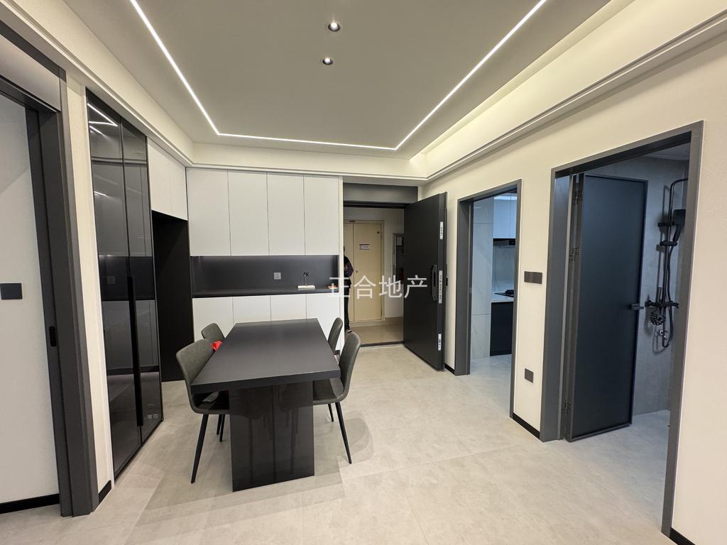 降价了，业主诚心出售，城南，森林国际湖景房，电梯好楼层，精装三房，证满二，新二中二小，