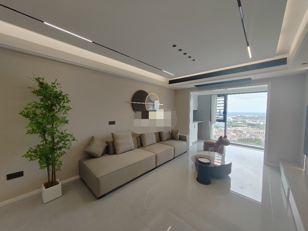 房东亏本出，御湖世家 全新装修 精装三房，证满二，采光视野好