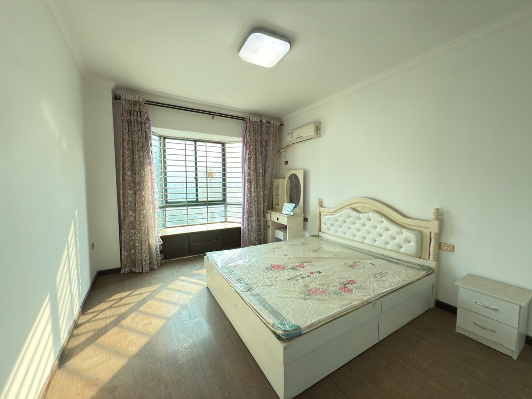 诚心出售，城南，青青家园，步梯四楼，精装两房，