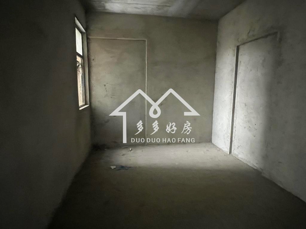 主城区，康湾一品，好房推荐，单J5300，毛坯房