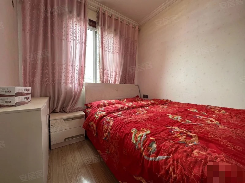 380，降价了，捡漏，翰林公馆，精装4房2厅2卫，单价3846，老证，诚心出售